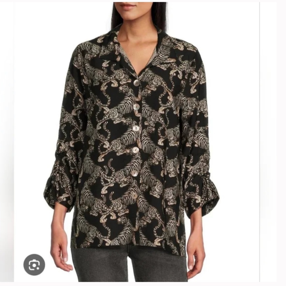 John Mark Printed Wire Collar black tiger blouse Top Small S nwt